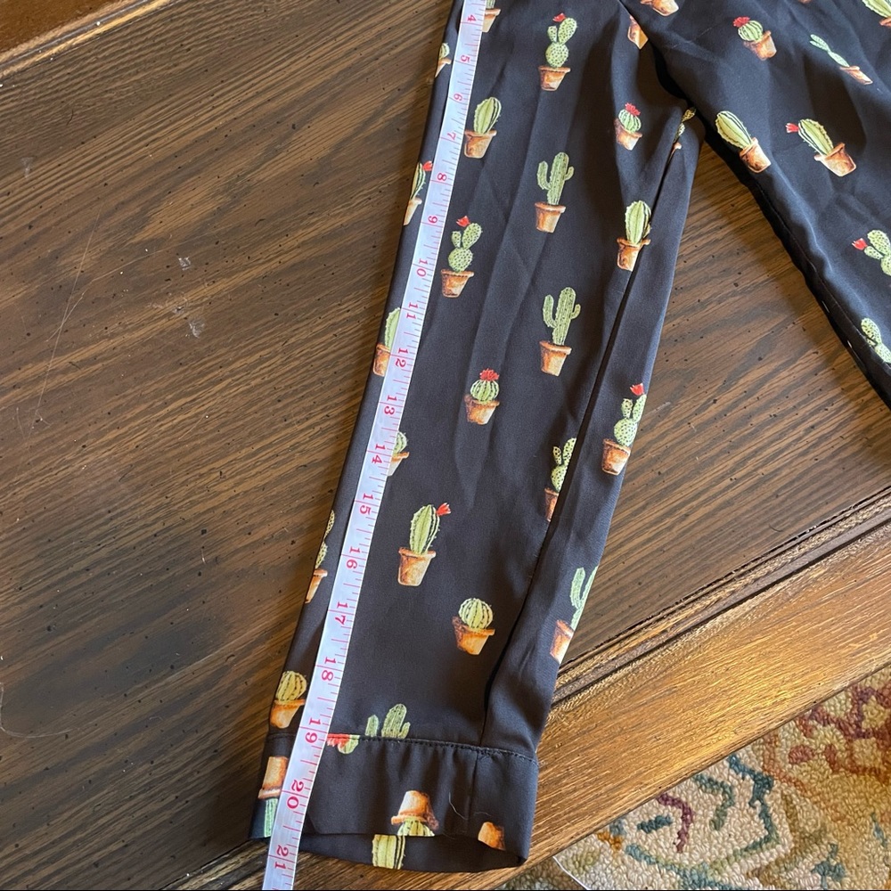 Cactus Print Button Down Top - Picture 10 of 11